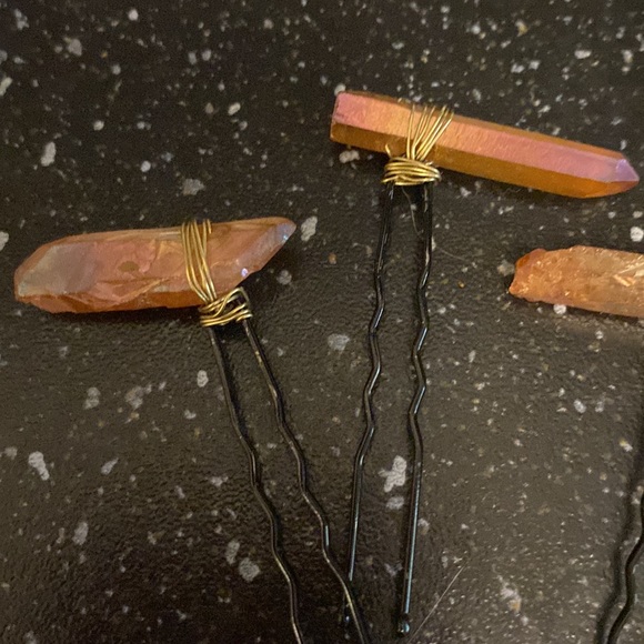 4 Handmade Goldtone Wire Wrapped Black Hairpins w Peach Crystals for Hairpins - Picture 3 of 3